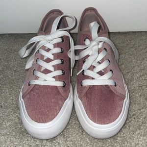 Forever 21 Womens Pink Velvet Shoes